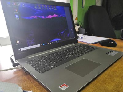 Лот: 15508827. Фото: 1. Ноутбук Lenovo ideapad 330-15AST. Ноутбуки