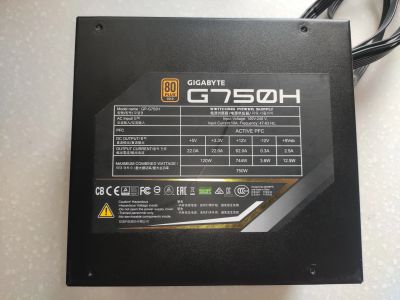 Лот: 16851793. Фото: 1. Блок питания GigaByte GP-750H... Корпуса, блоки питания