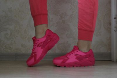 Лот: 7855993. Фото: 1. Кроссовки Nike Huarache. Кеды, кроссовки, слипоны