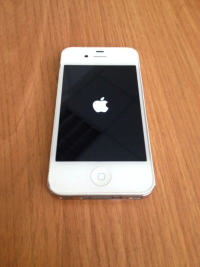 Лот: 4522397. Фото: 1. iphone 4s 8gb. Смартфоны