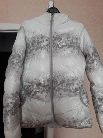 Лот: 9030755. Фото: 1. Куртка демисезон 40-42 adidas. Верхняя одежда