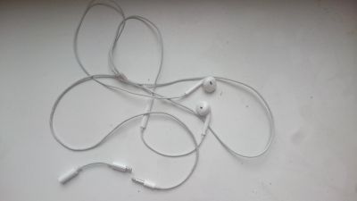 Лот: 11621081. Фото: 1. Earpods. Красноярск