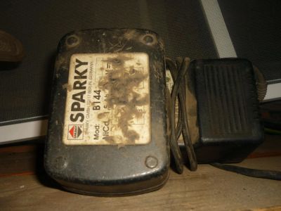 Лот: 6010645. Фото: 1. зарядное для шуруповерта. Электроинструмент