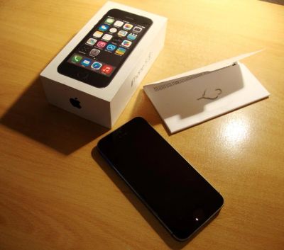 Лот: 5529842. Фото: 1. IPhone 5S 16Gb оригинал, не включается... Смартфоны