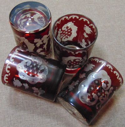 Лот: 15213396. Фото: 1. Рубиновое стекло эпохи СССР с... Кружки, стаканы, бокалы