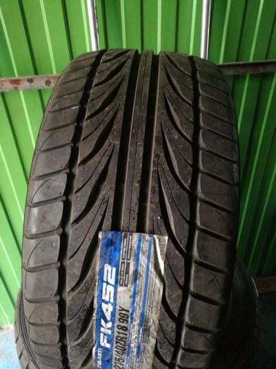 Лот: 11395262. Фото: 1. Автошины R 18 275/40 99Y Falken... Шины