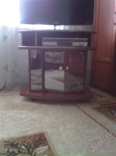 Лот: 1183623. Фото: 1. Тумба для телевизора и DVD проигрывателя. Стойки и тумбы для аппаратуры
