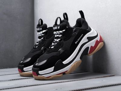 Лот: 11632707. Фото: 1. Кроссовки Balenciaga Triple S... Кеды, кроссовки, слипоны