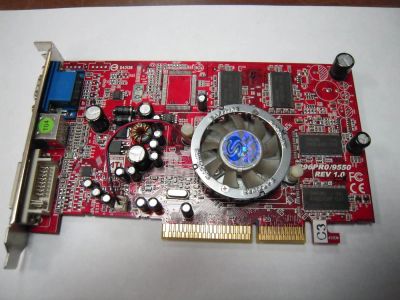 Лот: 6175440. Фото: 1. AGP видеокарта Radeon 9600 pro... Видеокарты