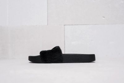 Лот: 11618374. Фото: 1. Шлепанцы Puma The Fur Slide x... Кеды, кроссовки, слипоны