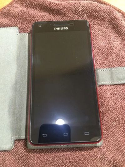 Лот: 7785690. Фото: 1. Philips V377. Смартфоны