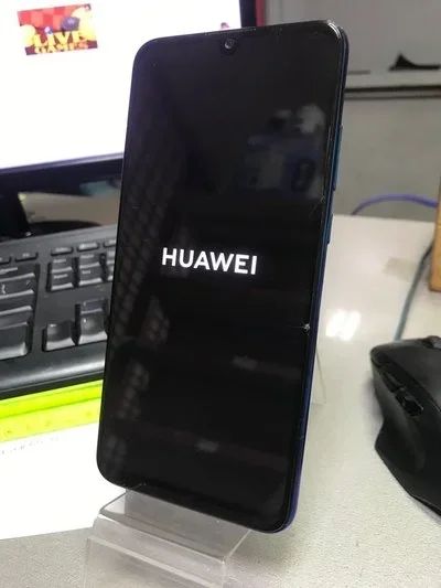 Лот: 16998819. Фото: 1. Смартфон Huawei P Smart (2019... Смартфоны