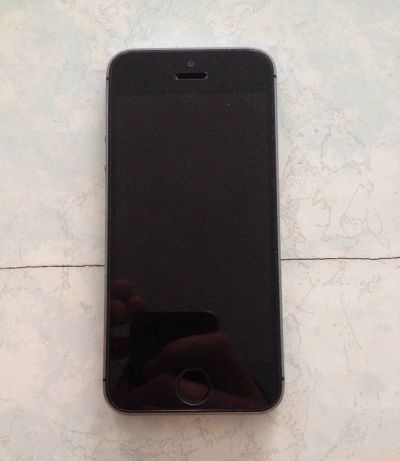 Лот: 9519658. Фото: 1. iphone 5s space gray. Смартфоны