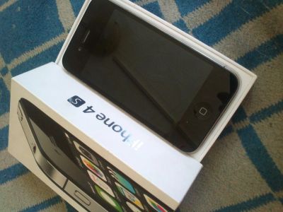 Лот: 4420042. Фото: 1. iPhone 4 s, обмен на монитор 21... Кнопочные мобильные телефоны