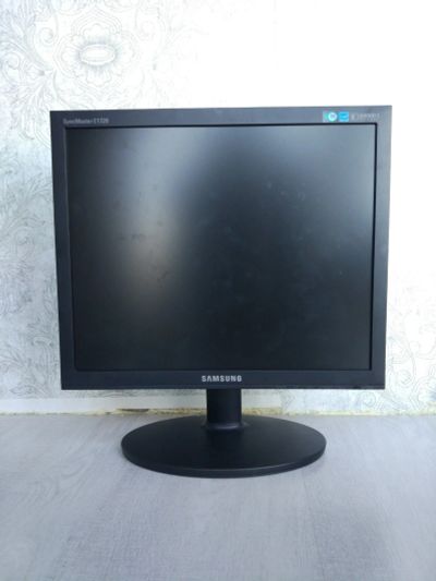 Лот: 15111397. Фото: 1. Монитор Samsung SyncMaster E1720. ЖК-мониторы