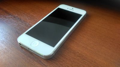 Лот: 11979644. Фото: 1. iPhone 5 16gb white. Смартфоны