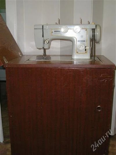 Лот: 3162333. Фото: 1. Швейная машина. Швейная, вязальная