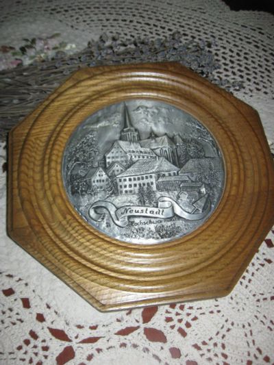 Лот: 16928940. Фото: 1. Винтажная картина с рельефным... Рамки, багет