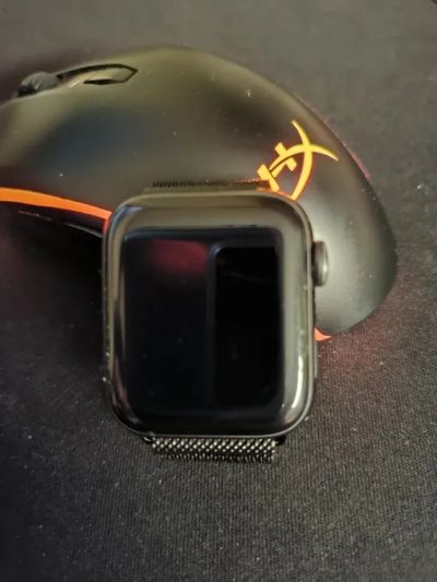 Лот: 19823127. Фото: 1. Умные часы Apple watch SE. Смарт-часы, фитнес-браслеты, аксессуары