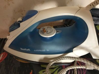 Лот: 10385003. Фото: 1. Утюг Tefal рабочий. Утюги, парогенераторы, отпариватели