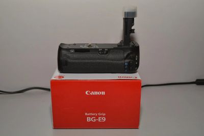 Лот: 7255980. Фото: 1. Батарейный блок Canon BG-E9 (OEM... Батарейные блоки, ручки