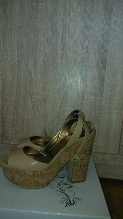 Лот: 9866939. Фото: 1. Босоножки новые! Фирма guess. Босоножки