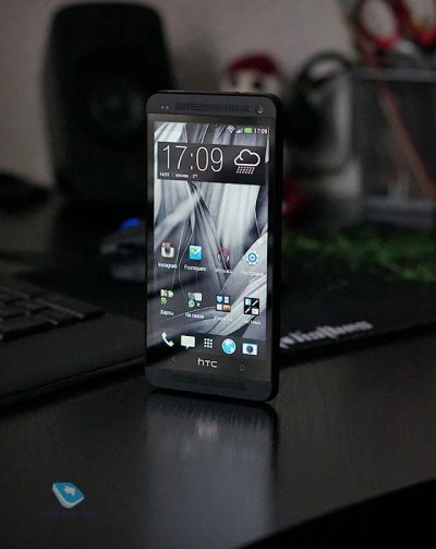 Лот: 5354713. Фото: 1. HTC One m7 32gb. Смартфоны