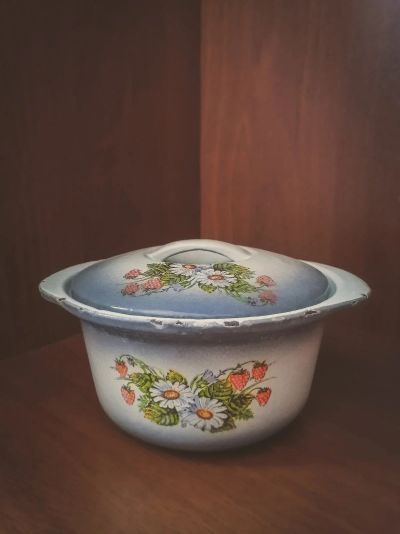 Лот: 15837678. Фото: 1. Маленькая чугунная кастрюля. Кастрюли