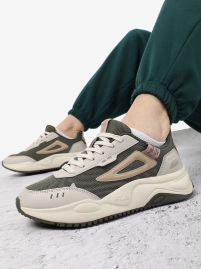 Лот: 22844515. Фото: 1. Кроссовки женские FILA Escape... Другое (одежда, обувь, галантерея)