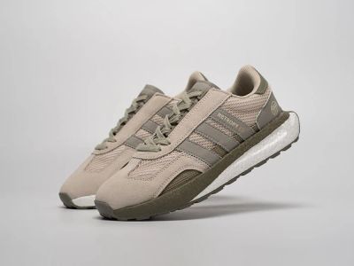 Лот: 21600135. Фото: 1. Кроссовки Adidas Retropy E5. Кеды, кроссовки, слипоны