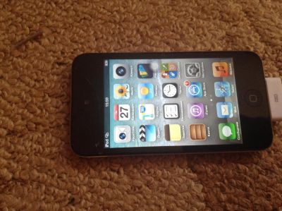 Лот: 4673894. Фото: 1. ipod touch 4 (8gb). Плееры