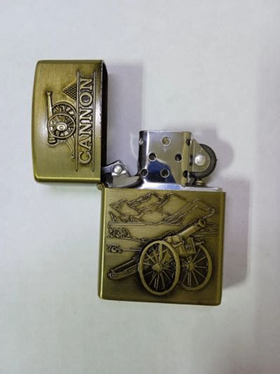 Лот: 18368191. Фото: 1. Зажигалка бензиновая Зиппо. Зажигалки, спички, пепельницы