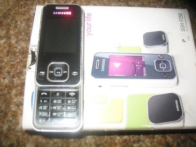 Лот: 3688901. Фото: 1. samsung. Кнопочные мобильные телефоны