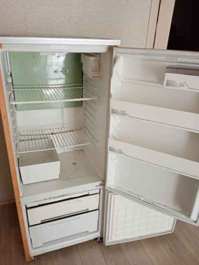 Лот: 18983777. Фото: 1. Холодильник Бирюса. Холодильники, морозильные камеры