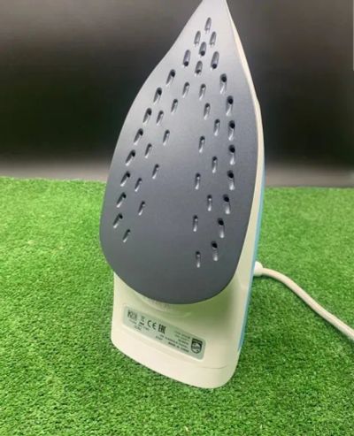 Лот: 20947638. Фото: 1. Утюг philips GC1740 (42616). Утюги, парогенераторы, отпариватели