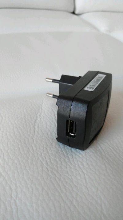 Лот: 5000348. Фото: 1. usb зарядное. Зарядные устройства, блоки питания, адаптеры сетевые для смартфонов