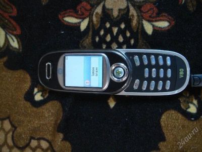 Лот: 135171. Фото: 1. Motorola v80. Кнопочные мобильные телефоны