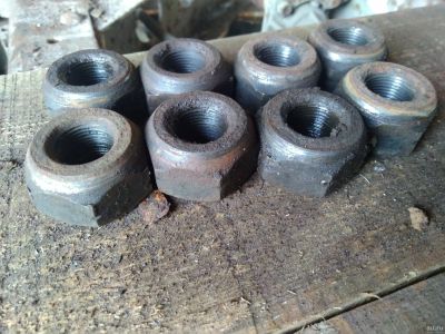 Лот: 10591245. Фото: 1. Гайка крепления колеса ГАЗ 66... Секретки, гайки, проставки