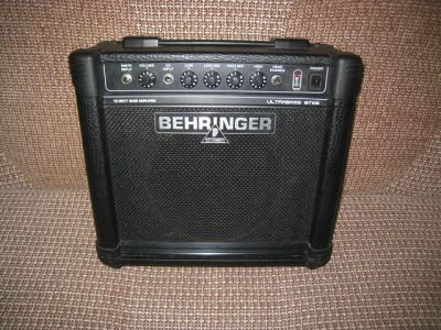 Лот: 6767897. Фото: 1. Behringer Ultrabass BT108 Комбо... Гитарные эффекты и комбоусилители