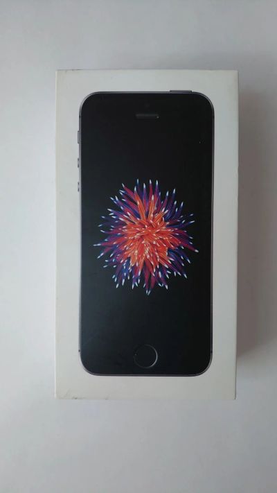 Лот: 16548924. Фото: 1. Iphone SE 2016 32gb Space Gray. Смартфоны