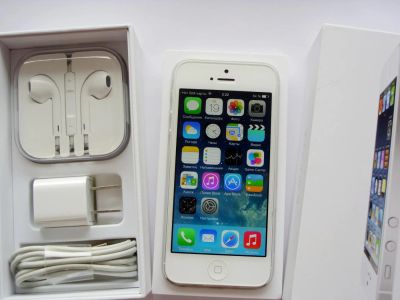 Лот: 4011444. Фото: 1. Apple iPhone 5 32Gb White. Совершенно... Смартфоны
