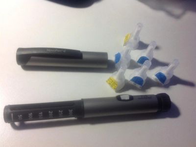 Лот: 3486176. Фото: 1. Шприц-ручка для инъекций инсулина. Антисептики, защитные средства, медицинские маски