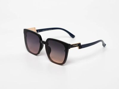Лот: 21993076. Фото: 1. Очки Fendi. Очки солнцезащитные