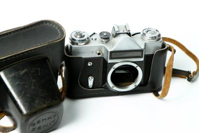 Лот: 10556263. Фото: 1. Зенит-Е, исправный. Плёночные зеркальные