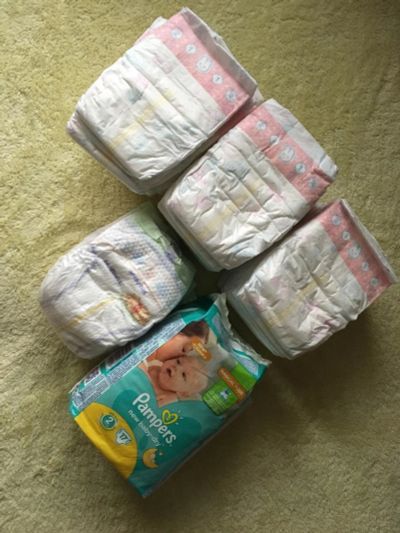 Лот: 10362738. Фото: 1. Подгузники Merries, Huggies, Pampers. Детская гигиена