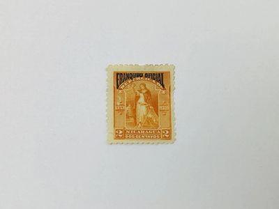 Лот: 23963406. Фото: 1. Мир и Победа. Стоящая женская... Марки