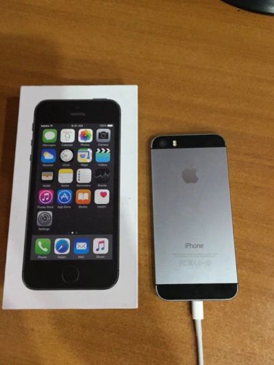 Лот: 10963125. Фото: 1. Iphone 5s 16gb space gray. Смартфоны