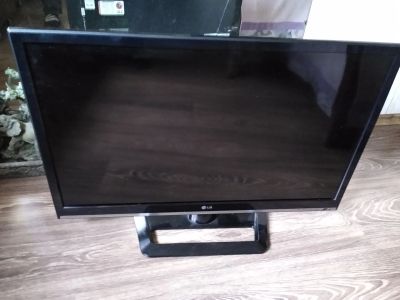 Лот: 17554749. Фото: 1. Телевизор LG 32LS560T неисправный. Телевизоры