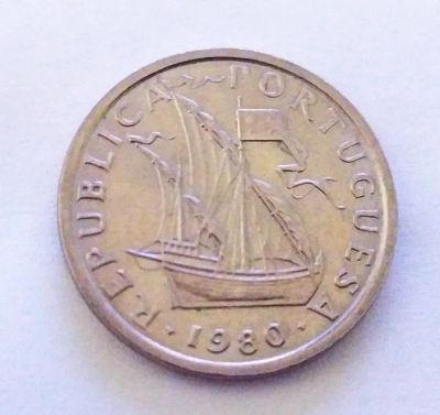 Лот: 25038874. Фото: 1. Португалия 5 эскудо 1980 AU. Европа
