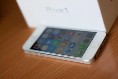 Лот: 3452141. Фото: 1. Apple iPhone 5 white 64gb. Смартфоны